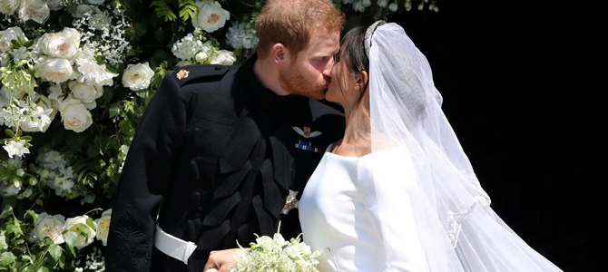 英国哈里王子大婚 近10万民众涌入温莎观礼（视频）